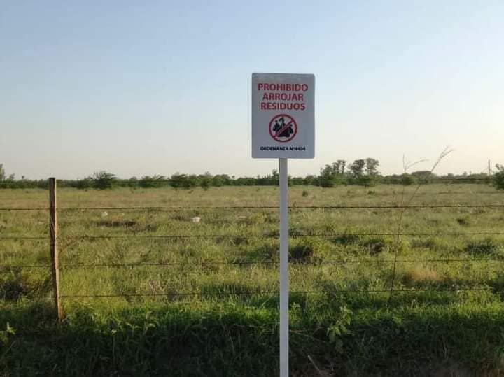 cartel prohibido arrojar basura