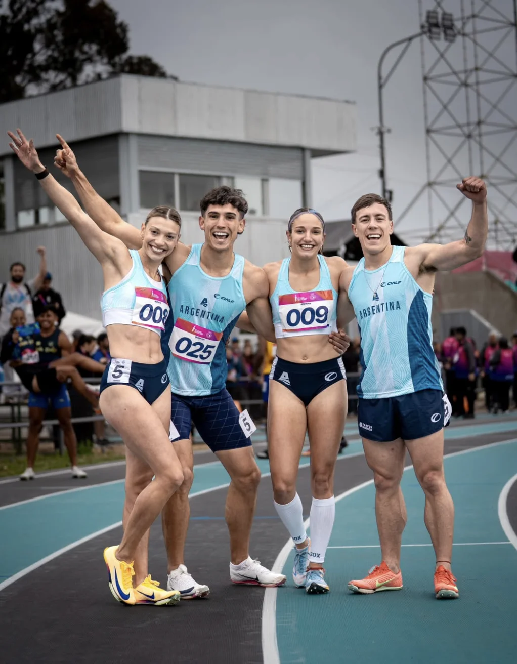 TomimondinoJuanSennapoyoandoeldeporteatletismo2